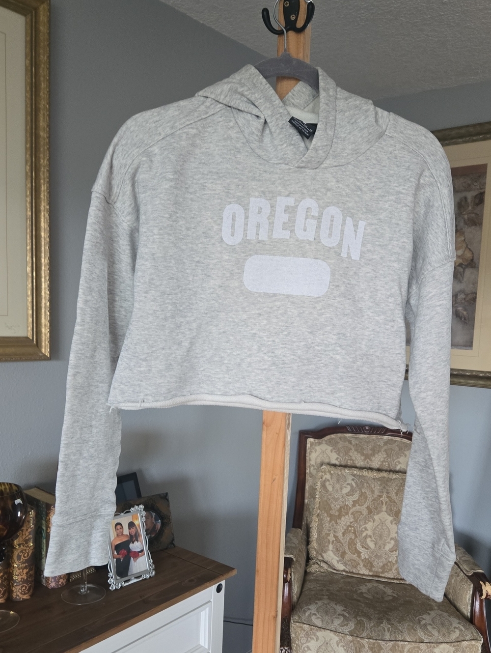 Nike Light Gray 'Oregon' Cropped Hoodie - Women's